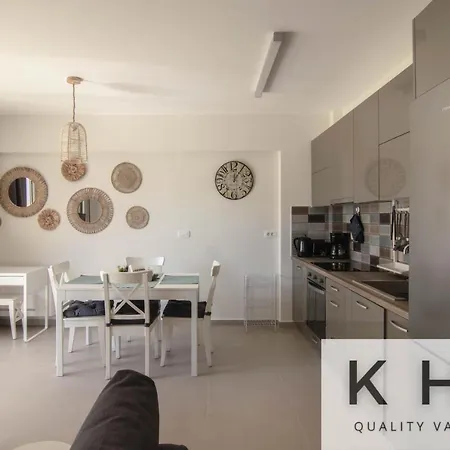 Διαμέρισμα Marily's Elegant Apartment, In Center!