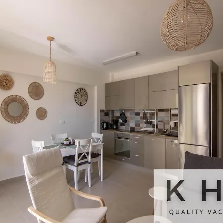 Marily's Elegant Apartment, In Center! *